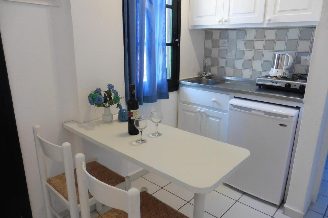 Julies Apartments Kokkini Hani Eksteriør billede